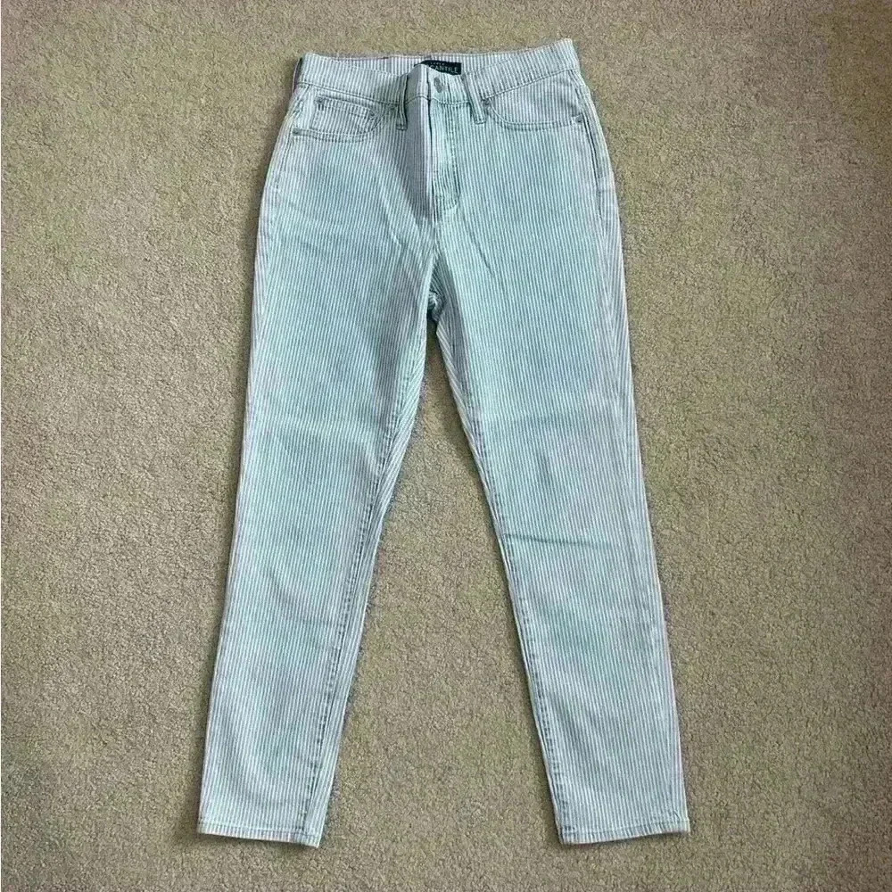 J crew mercantile high rise blue and white striped jeans in size 26